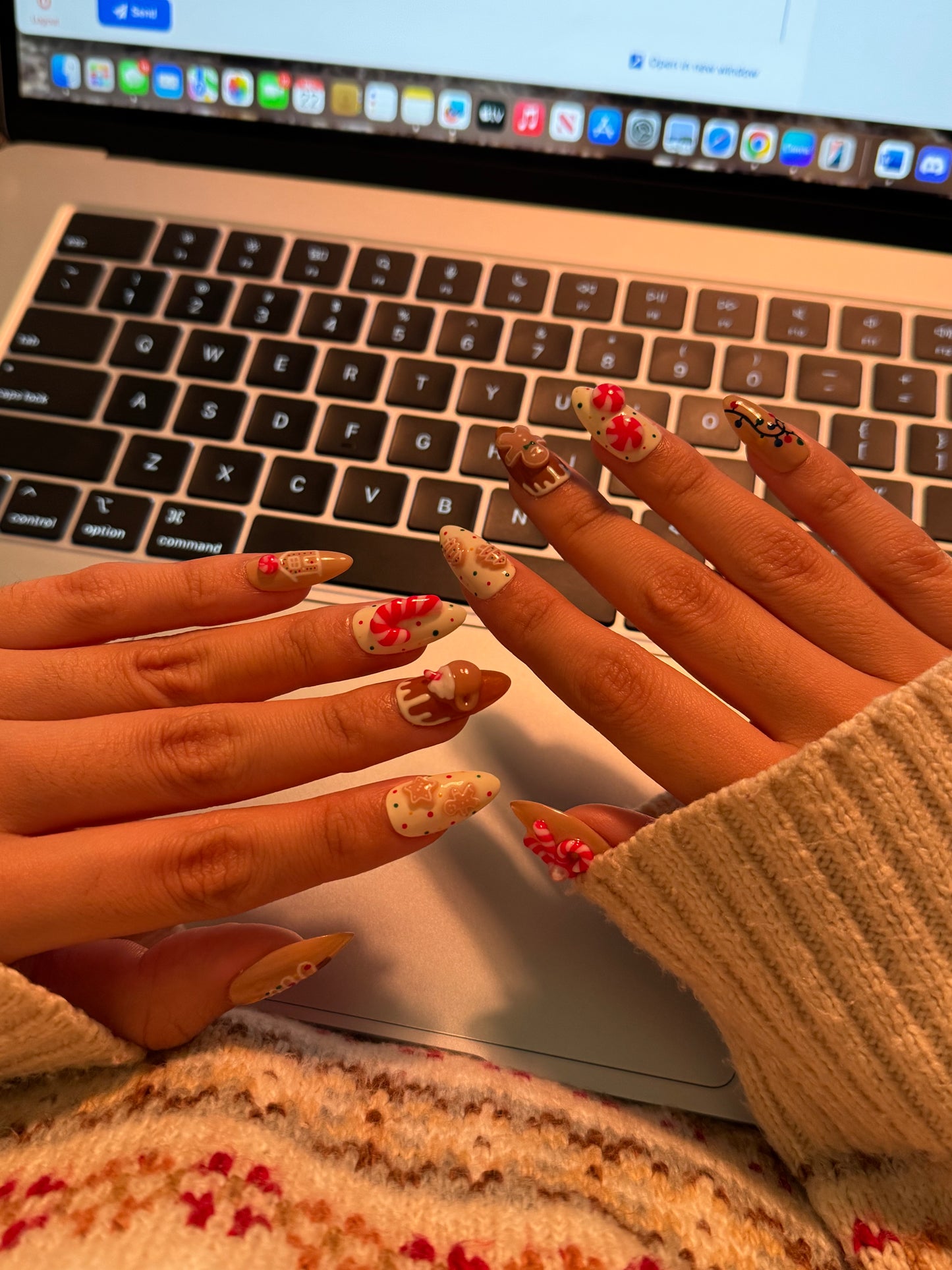 Gingerbread & Peppermint Jingle